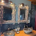 La Demeure Des Elfes Couette-café 3*