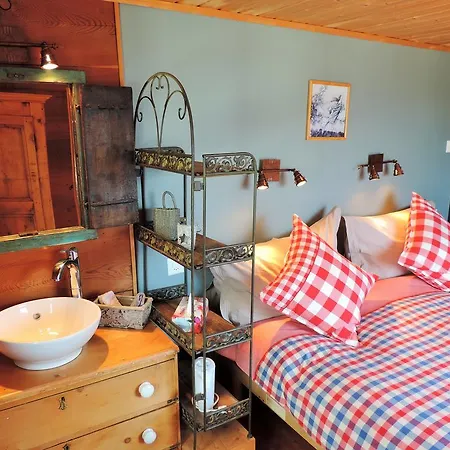 La Demeure Des Elfes Bed & Breakfast